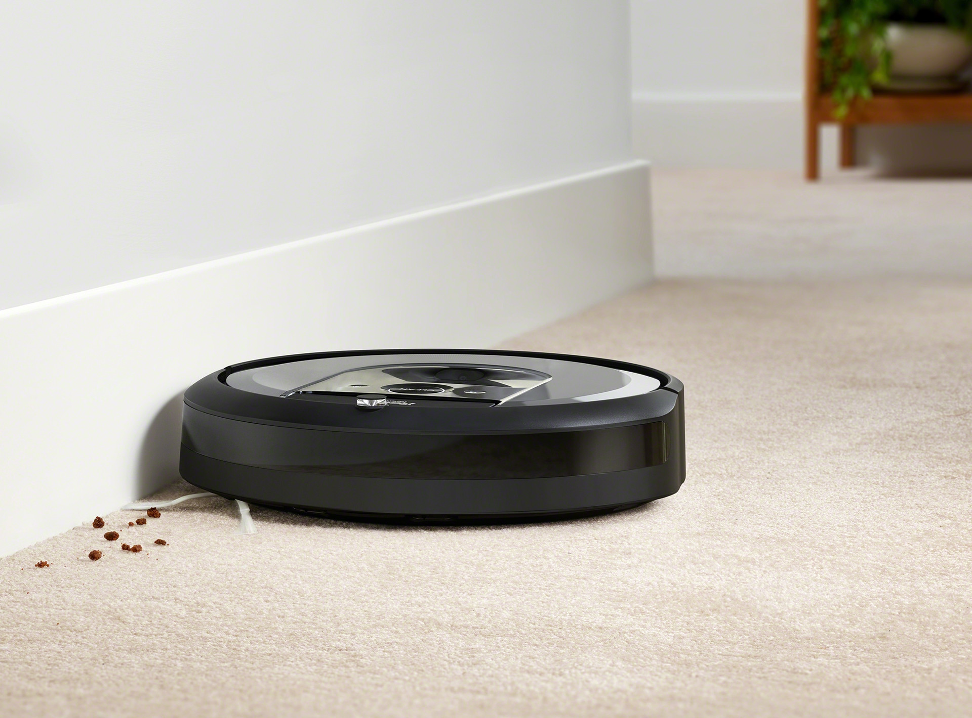 IROBOT Roomba i7 aspirapolvere robot 0,4 L Senza sacchetto Nero, Robot  aspirapolvere in Offerta su Stay On