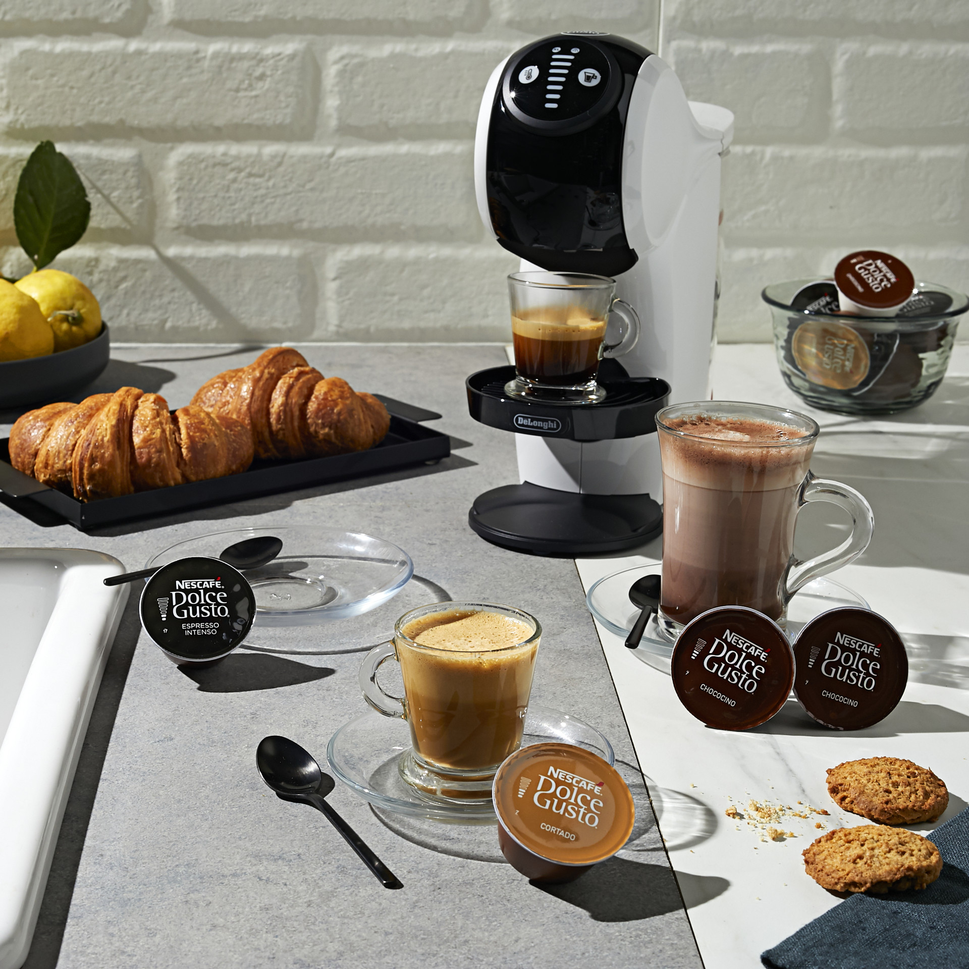 DeLonghi Nescafe Dolce Gusto GENIO S EDG225.W - Bianco, Macchine caffè in  Offerta su Stay On