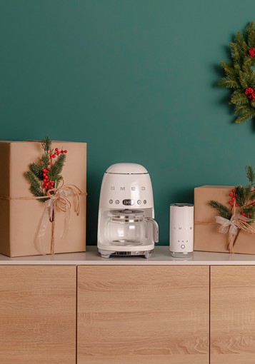 Smeg MFF02CREU montalatte e scaldalatte Crema