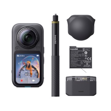 Insta360 x6 essential bundle batteria extra + stick + lens